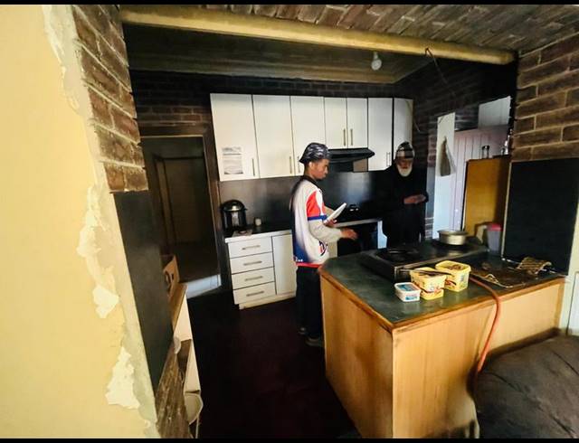 5 BEDROOM HOUSE FOR SALE IN GERMISTON SOUTH